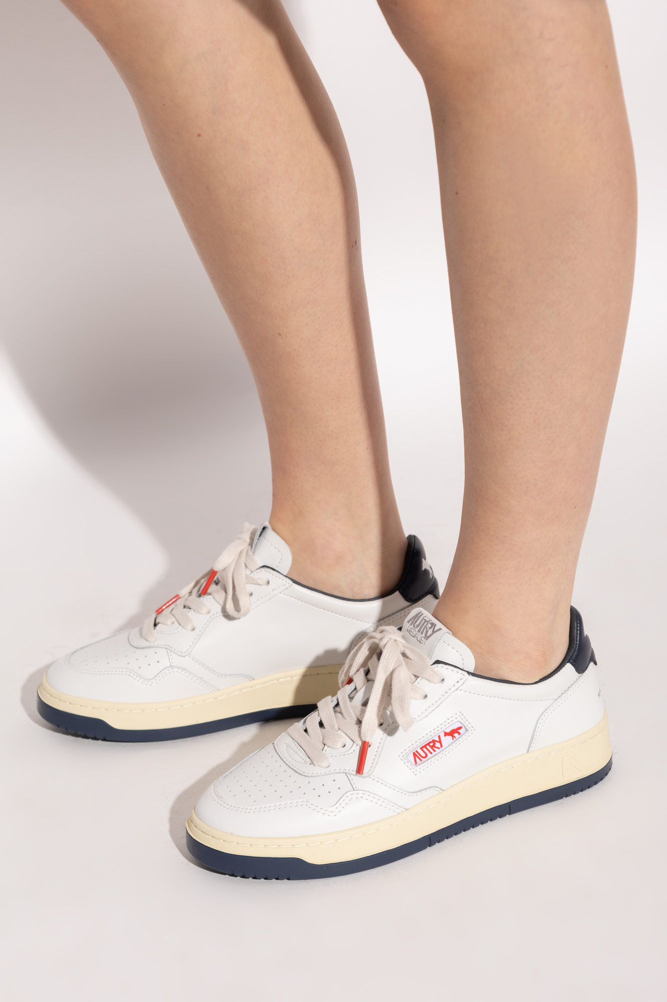 スニーカー AUTRY Woman Sneakers White AULWST01 Autry AUTRY X MAISON KITSUNE | Women's | Vitkac